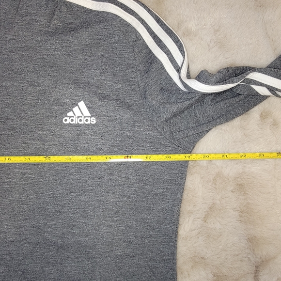 Adidas hooded sleeve Activewear top size Medium - Picture 5 of 5